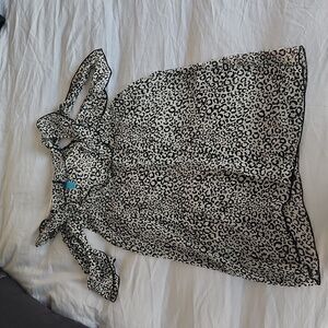 Buttons Animal Print Lightweight Off the Shoulder Top. Sz Medium